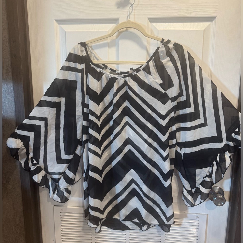 Women’s R Rouge SheerBlouse Bell Sleeve Size Medium